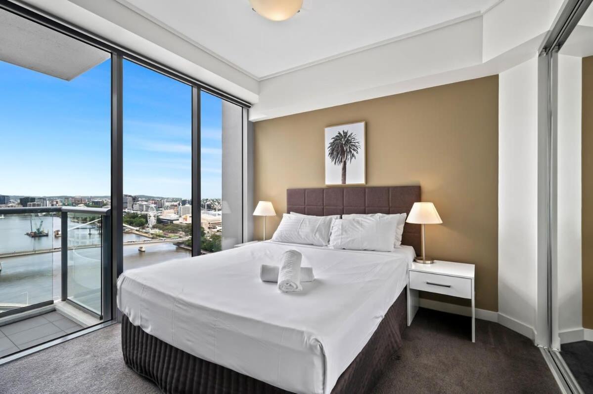 City Living - Brisbane River-View 2 Bedroom Apt Exteriör bild